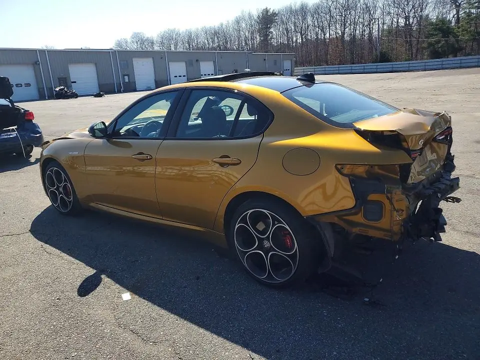 2023 ALFA ROMEO GIULIA TI  