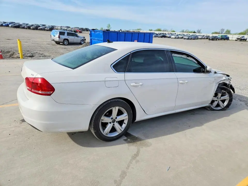 2015 VOLKSWAGEN PASSAT S  