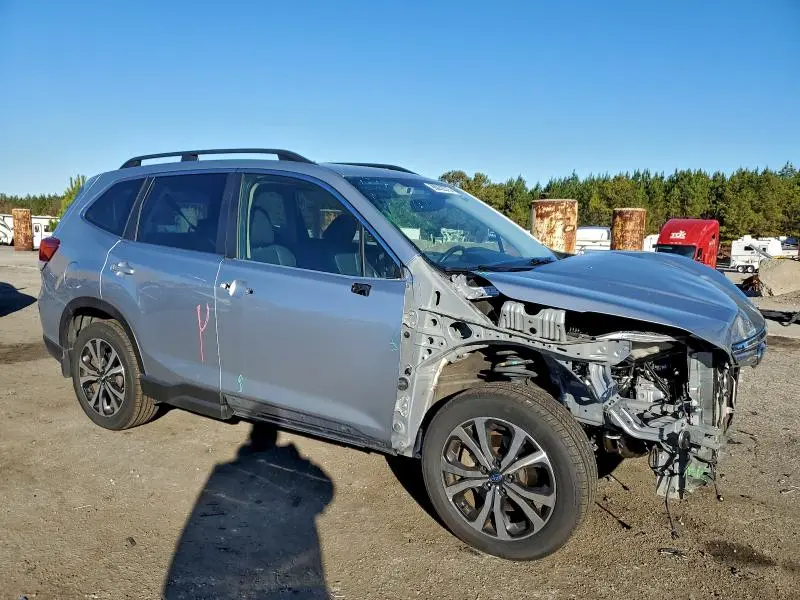 2021 SUBARU FORESTER LIMITED  