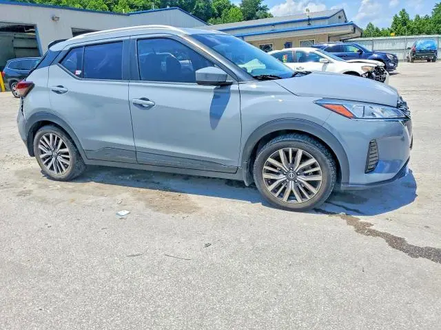 2021 NISSAN KICKS SV  