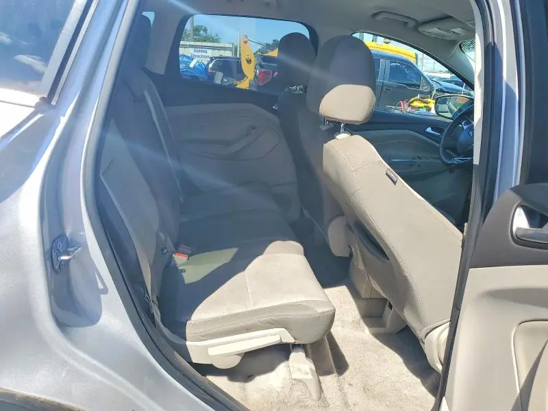 2015 FORD ESCAPE SE  