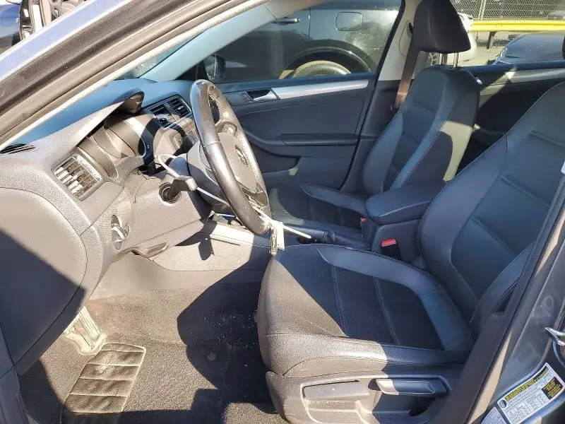 2017 VOLKSWAGEN JETTA SE  