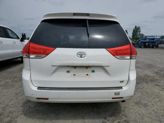 2011 TOYOTA SIENNA LE  