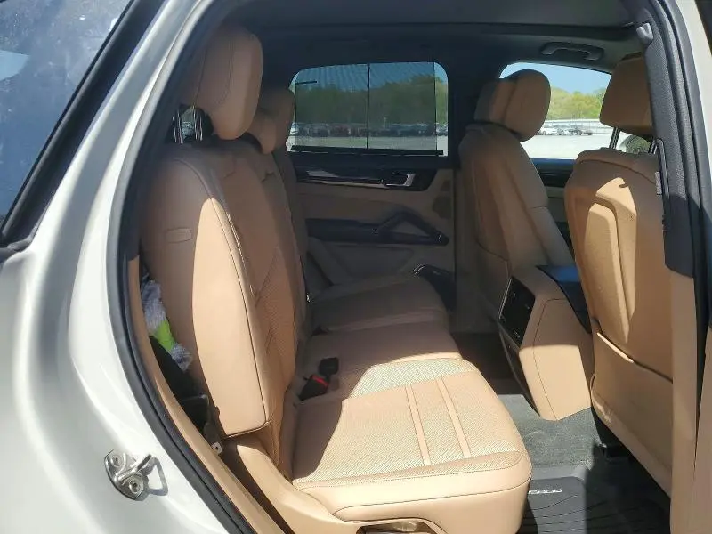 2021 PORSCHE CAYENNE   