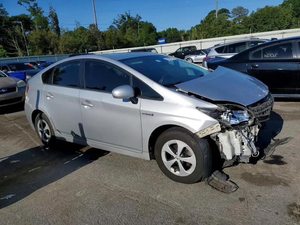 2014 TOYOTA PRIUS THREE  