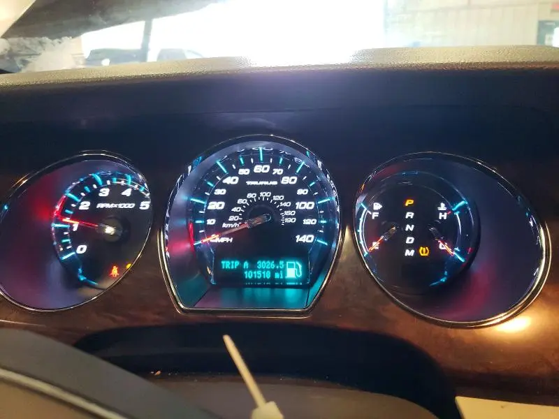 2011 FORD TAURUS SEL  