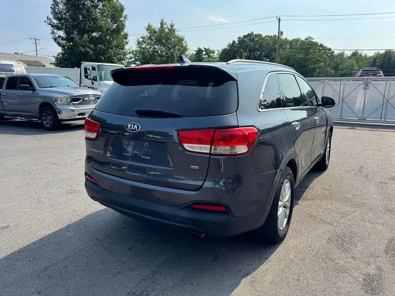 2018 KIA SORENTO LX  