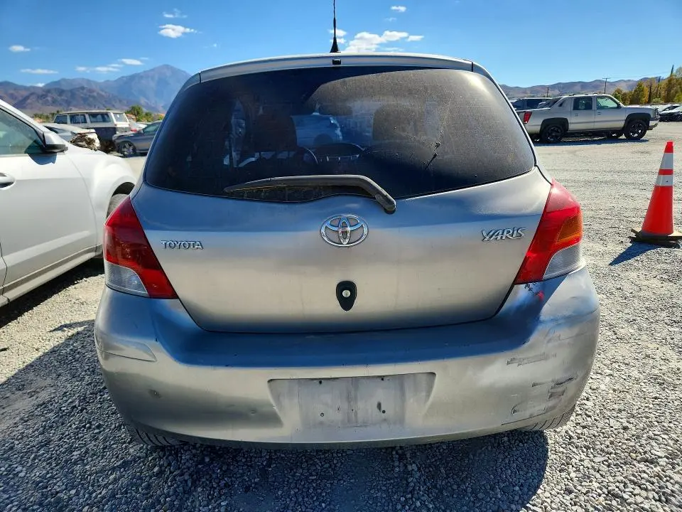 2010 TOYOTA YARIS BASE  