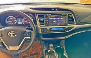 2016 TOYOTA HIGHLANDER LE  