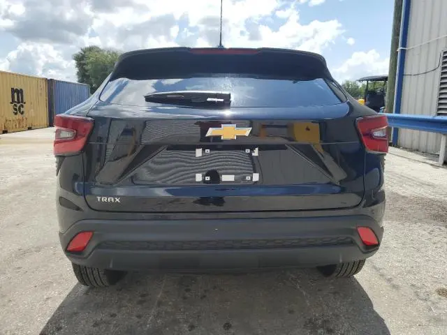 2025 CHEVROLET TRAX LS  