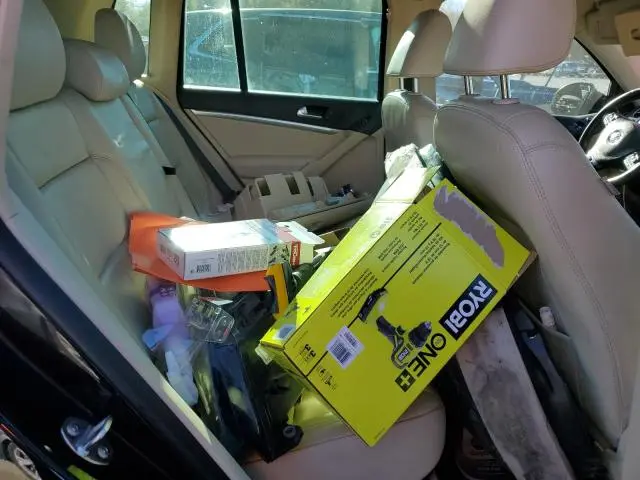 2013 VOLKSWAGEN TIGUAN S  