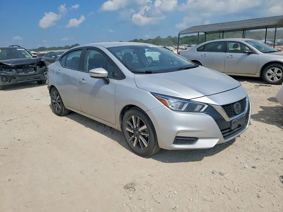 2021 NISSAN VERSA SV  