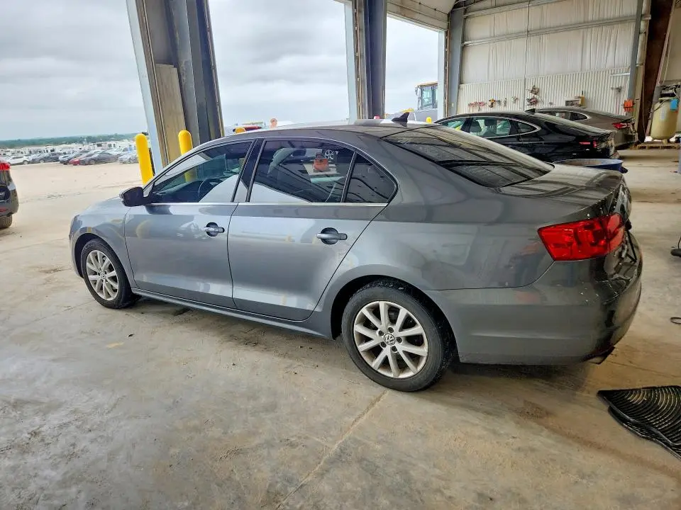 2014 VOLKSWAGEN JETTA SE  