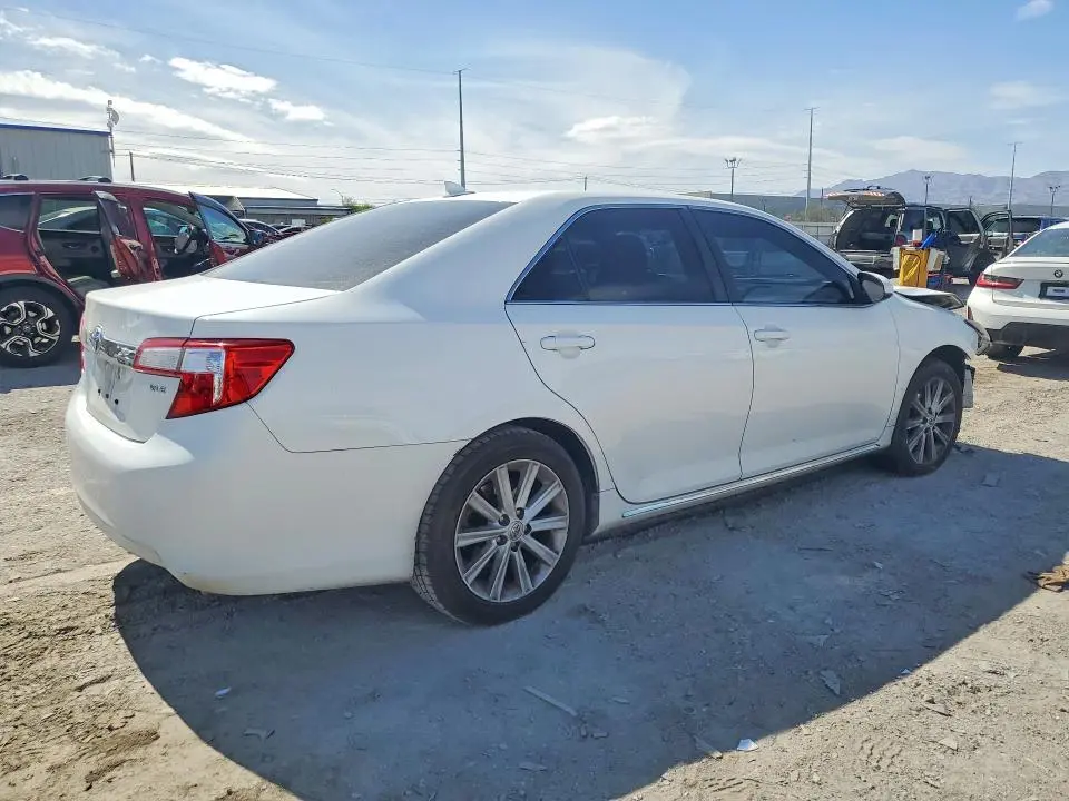 2014 TOYOTA CAMRY XLE V6  