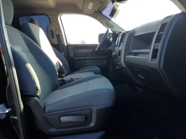 2016 RAM 1500 ST