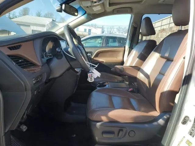 2015 TOYOTA SIENNA XLE  