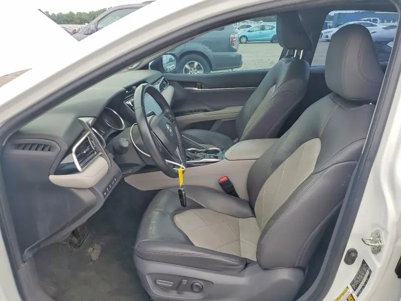 2018 TOYOTA CAMRY XLE V6  