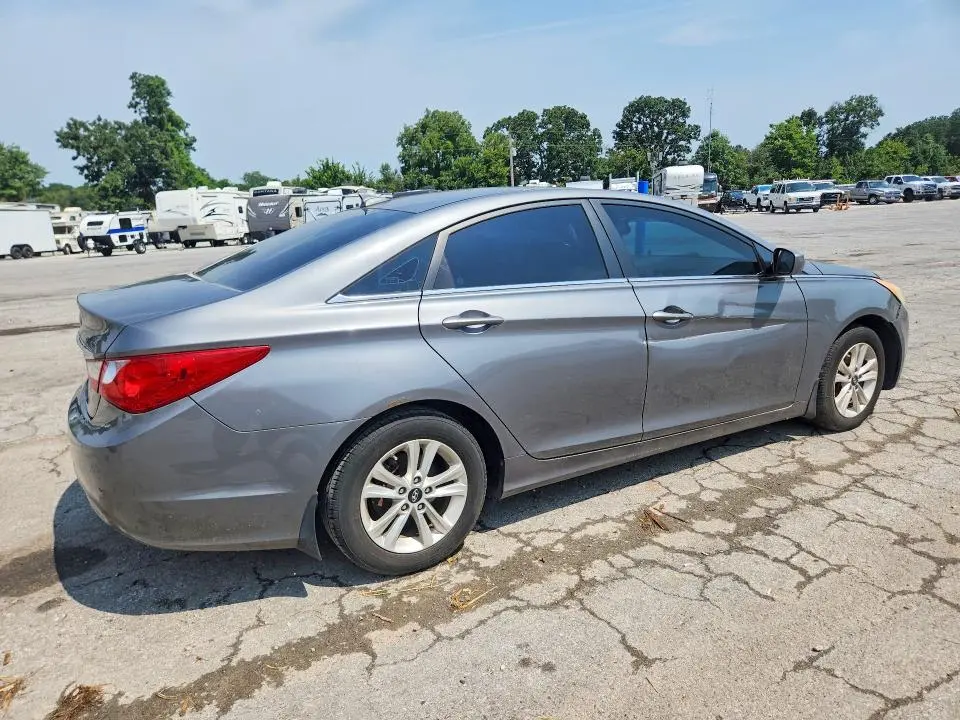 2012 HYUNDAI SONATA GLS  