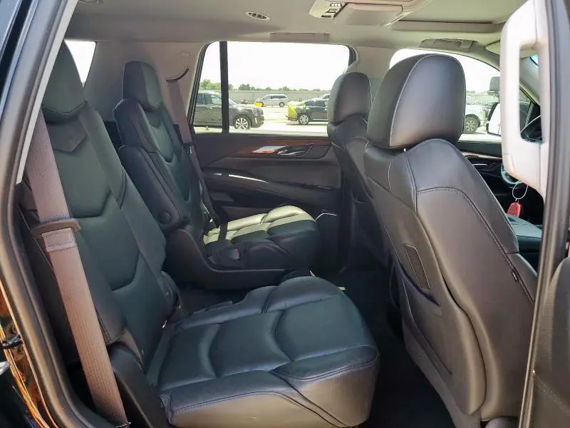 2017 CADILLAC ESCALADE LUXURY  