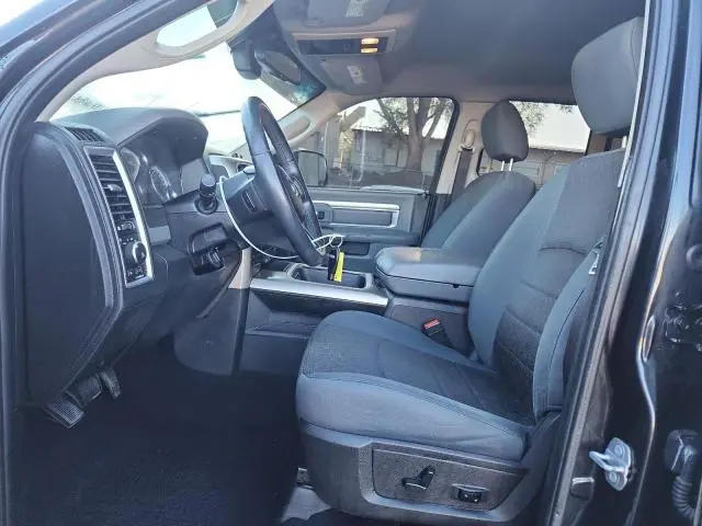 2016 RAM 1500 SLT
