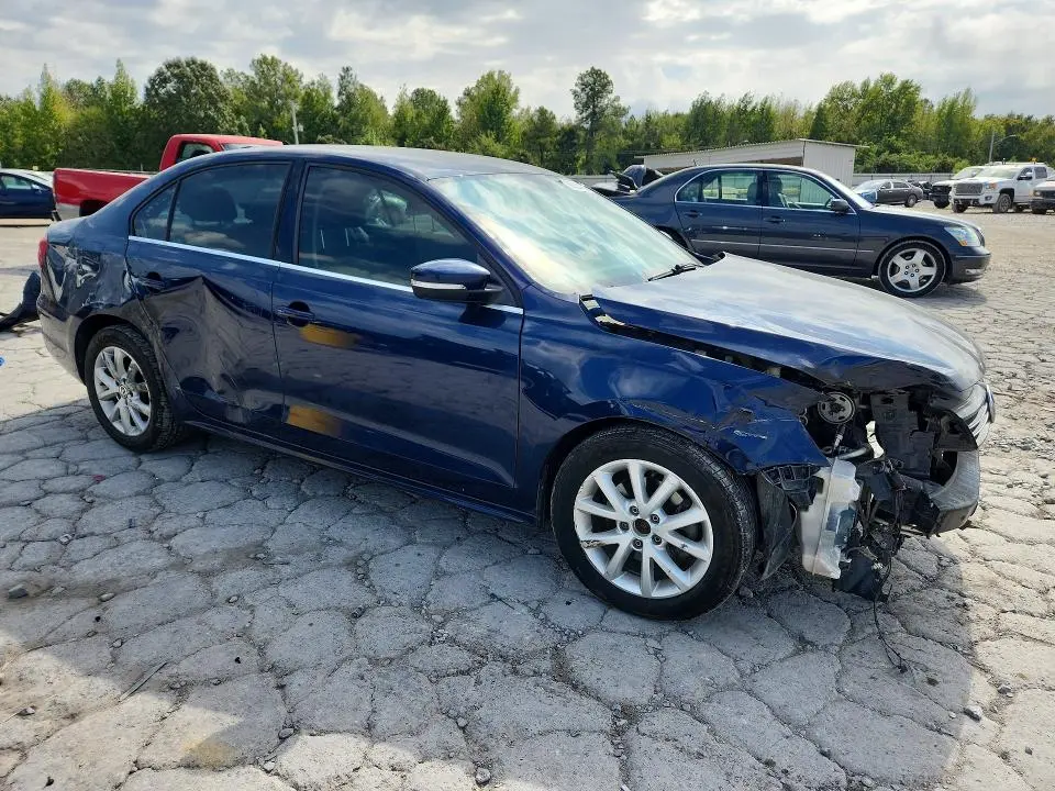 2013 VOLKSWAGEN JETTA SE  