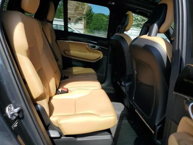 2017 VOLVO XC90 T5  
