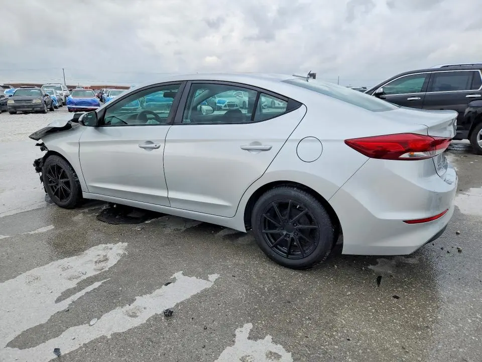 2018 HYUNDAI ELANTRA SE  