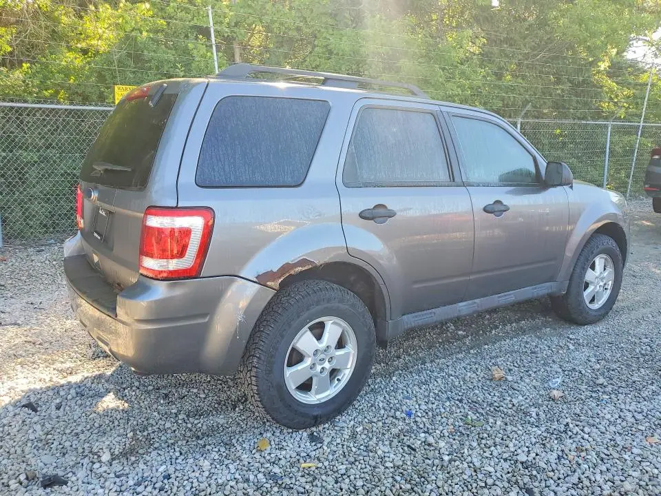 2011 FORD ESCAPE XLT  
