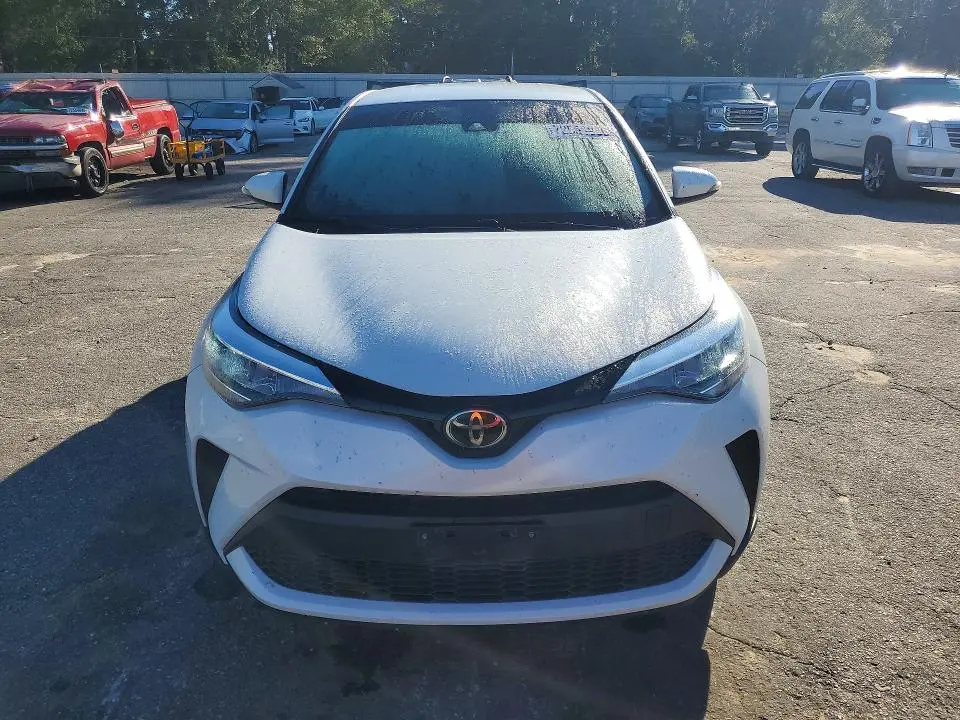 2021 TOYOTA C-HR XLE  