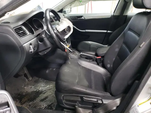 2016 VOLKSWAGEN JETTA SE  