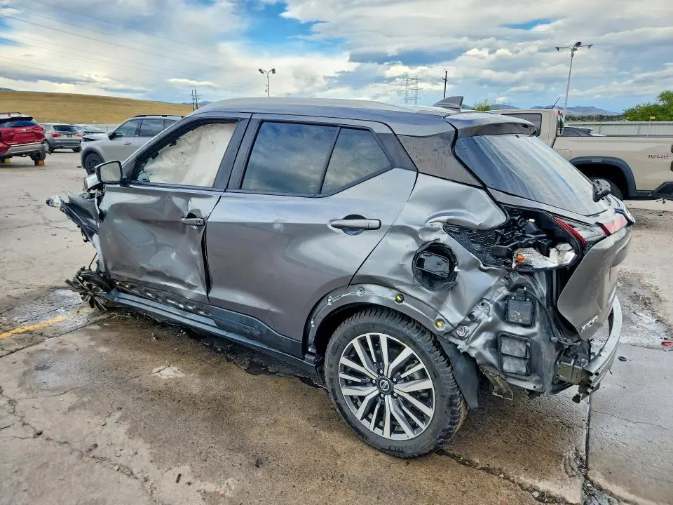 2021 NISSAN KICKS SV  