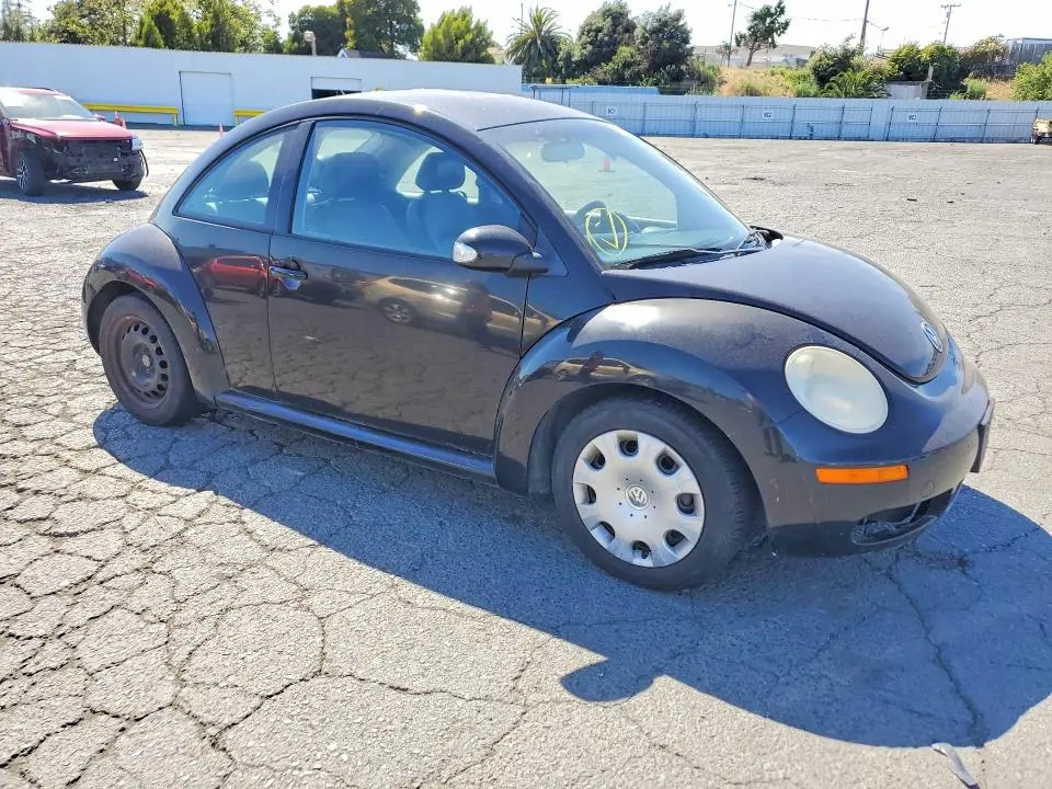2010 VOLKSWAGEN NEW BEETLE   