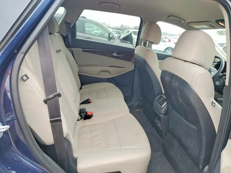 2017 KIA SORENTO LX  