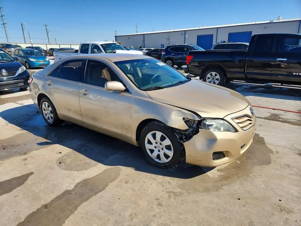 2011 TOYOTA CAMRY LE  