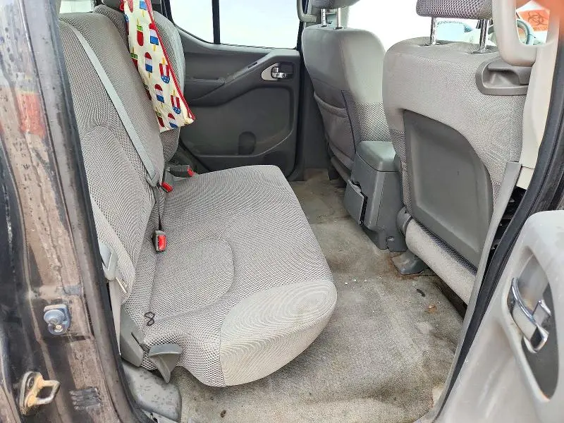 2013 NISSAN FRONTIER S  