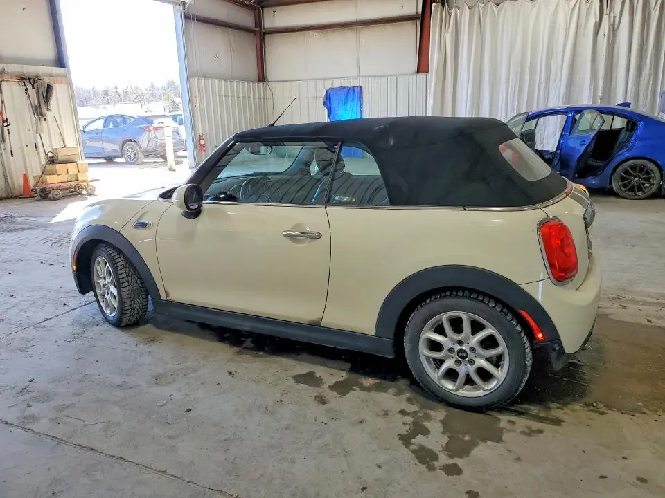 2018 MINI COOPER   