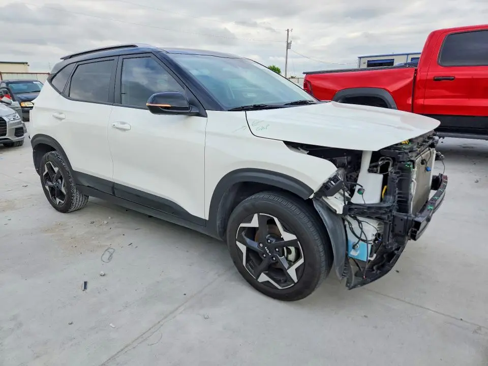 2025 KIA SELTOS S  