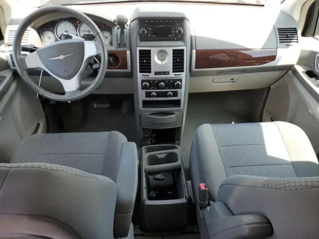 2010 CHRYSLER TOWN & COUNTRY TOURING  