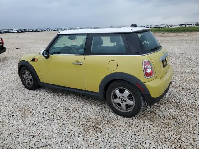2011 MINI COOPER 