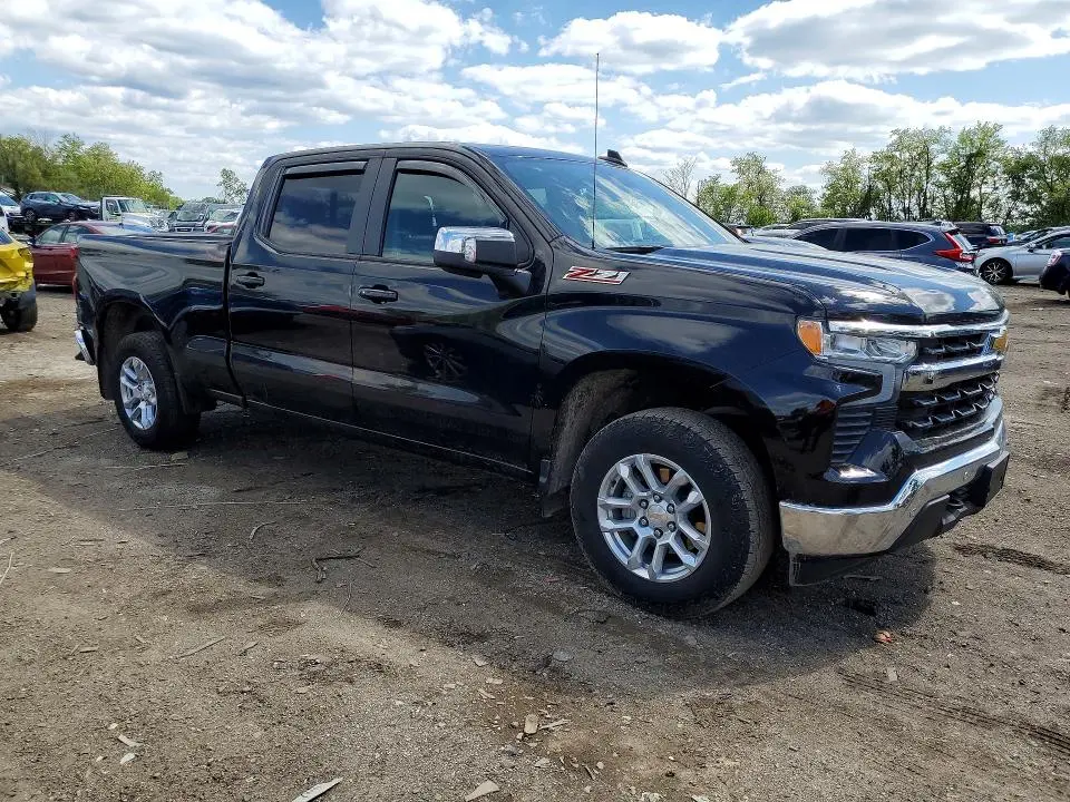 2024 CHEVROLET SILVERADO K1500 LT  