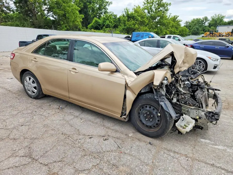 2011 TOYOTA CAMRY LE  