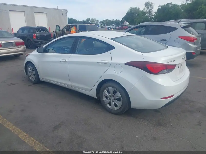 2016 HYUNDAI ELANTRA SE