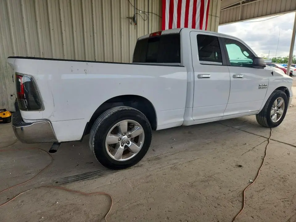2016 RAM 1500 SLT  