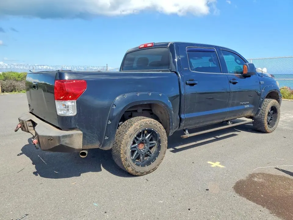 2013 TOYOTA TUNDRA CREWMAX SR5  