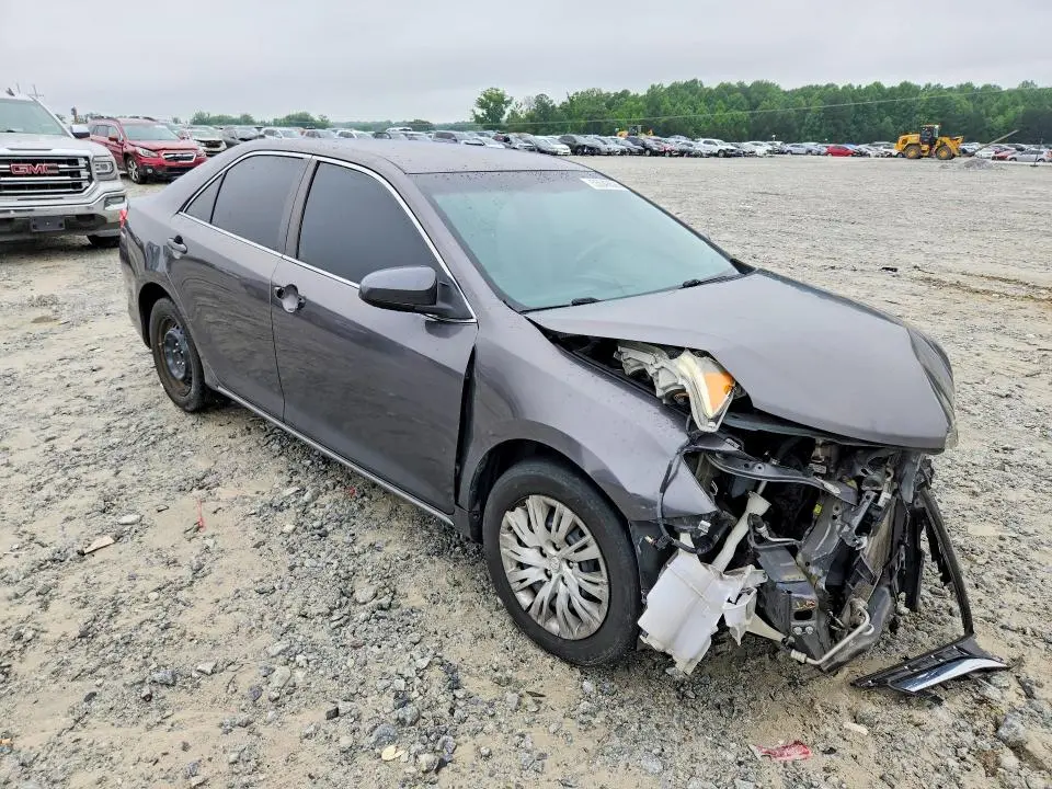 2014 TOYOTA CAMRY LE  