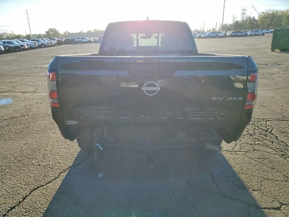 2022 NISSAN FRONTIER SV  