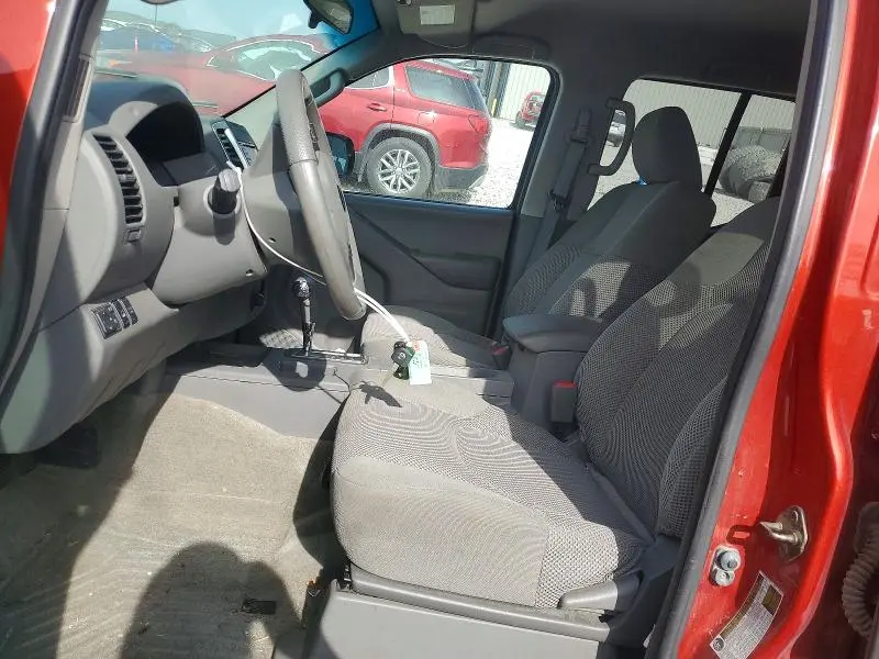 2015 NISSAN FRONTIER SV  
