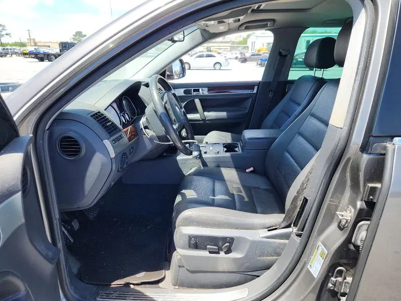 2010 VOLKSWAGEN TOUAREG V6  