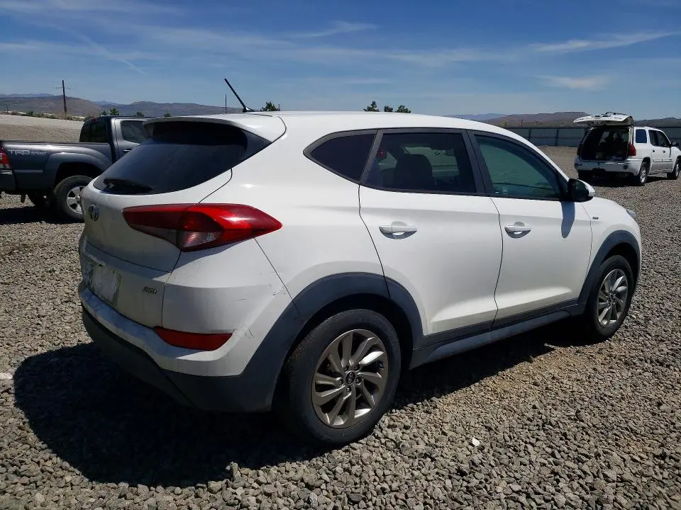 2018 HYUNDAI TUCSON SE  