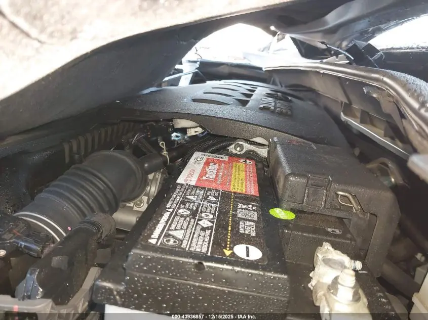 2022 TOYOTA C-HR XLE